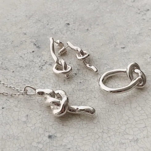 knot ring